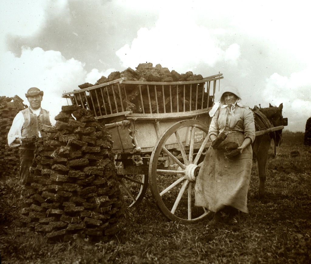 Peat gatherers at Westhay, Somerset Levels in 1905