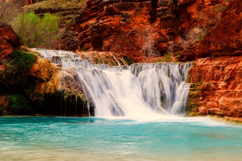 Decorative picture of a waterfall in Arizona