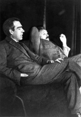 Photo of Niels Bohr with Albert Einstein at Paul Ehrenfest's home in Leiden